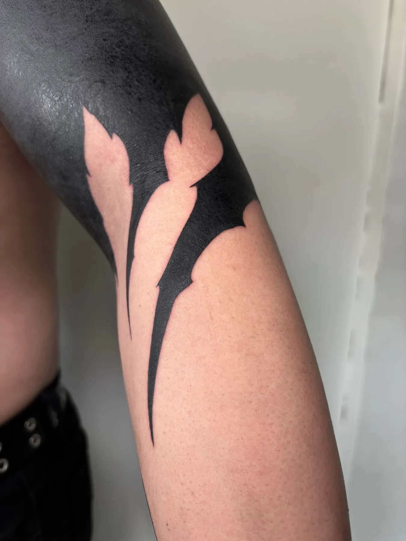 Brazo Blackout — tatuaje Neotribal de Nillattt, foto 1
