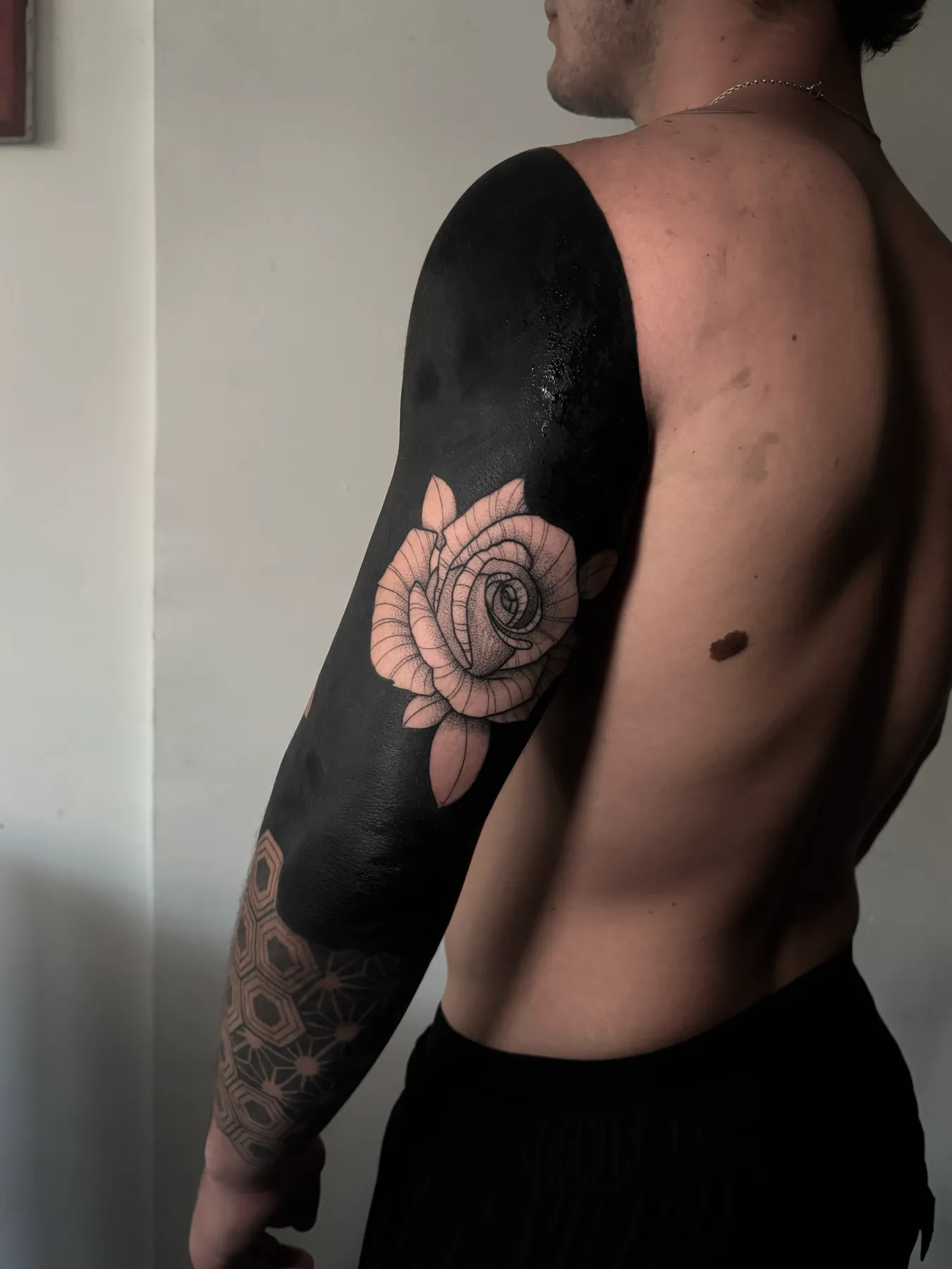 Rosa en Blackout — tatuaje Blackout de Nillattt, foto 1