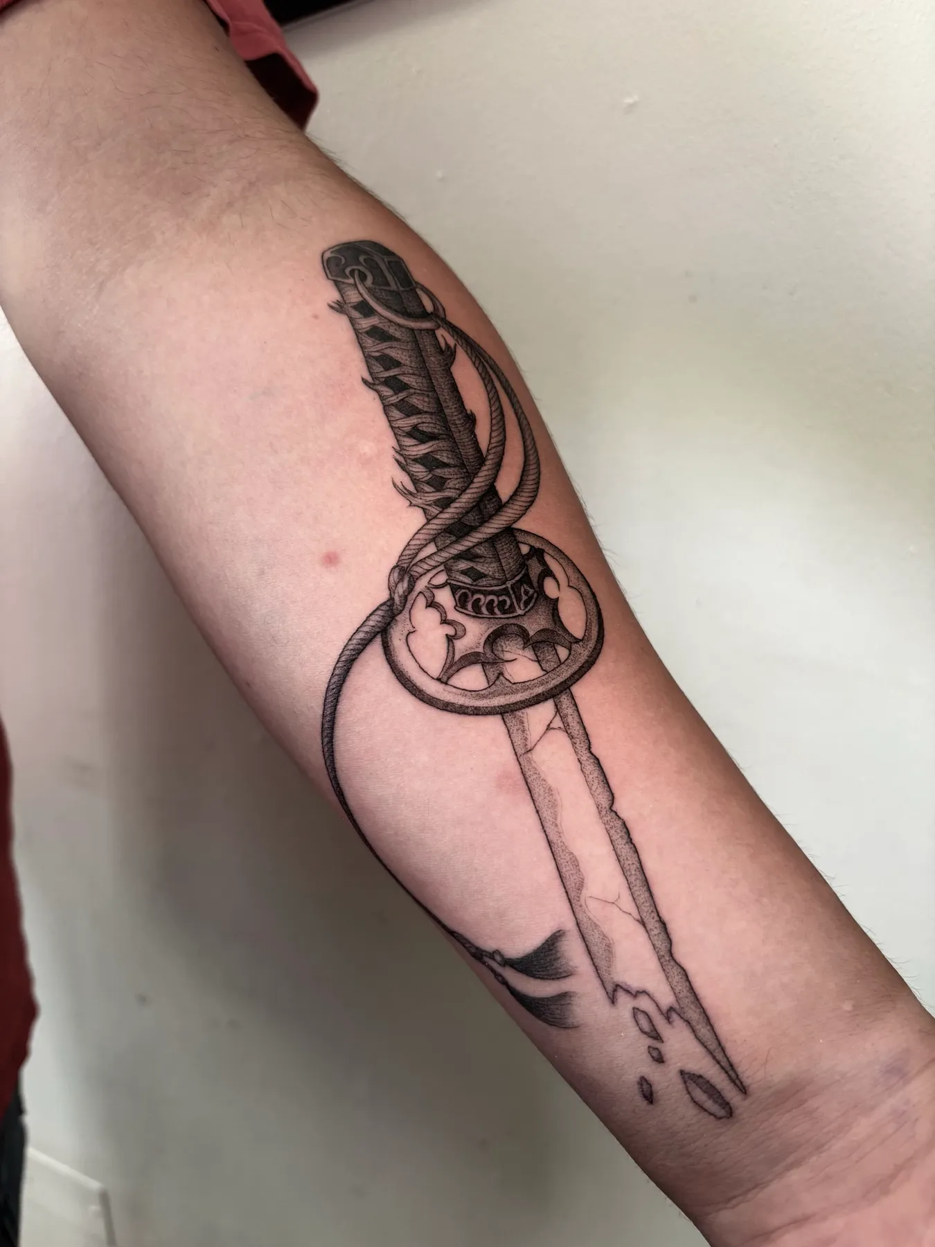 Katana Rota — tatuaje Blackwork de Nillattt, foto 2