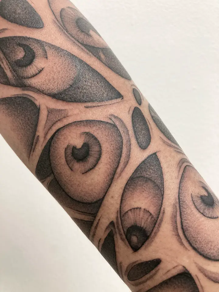 Dotwork Eyes — Blackwork tattoo by Nillattt, photo 1