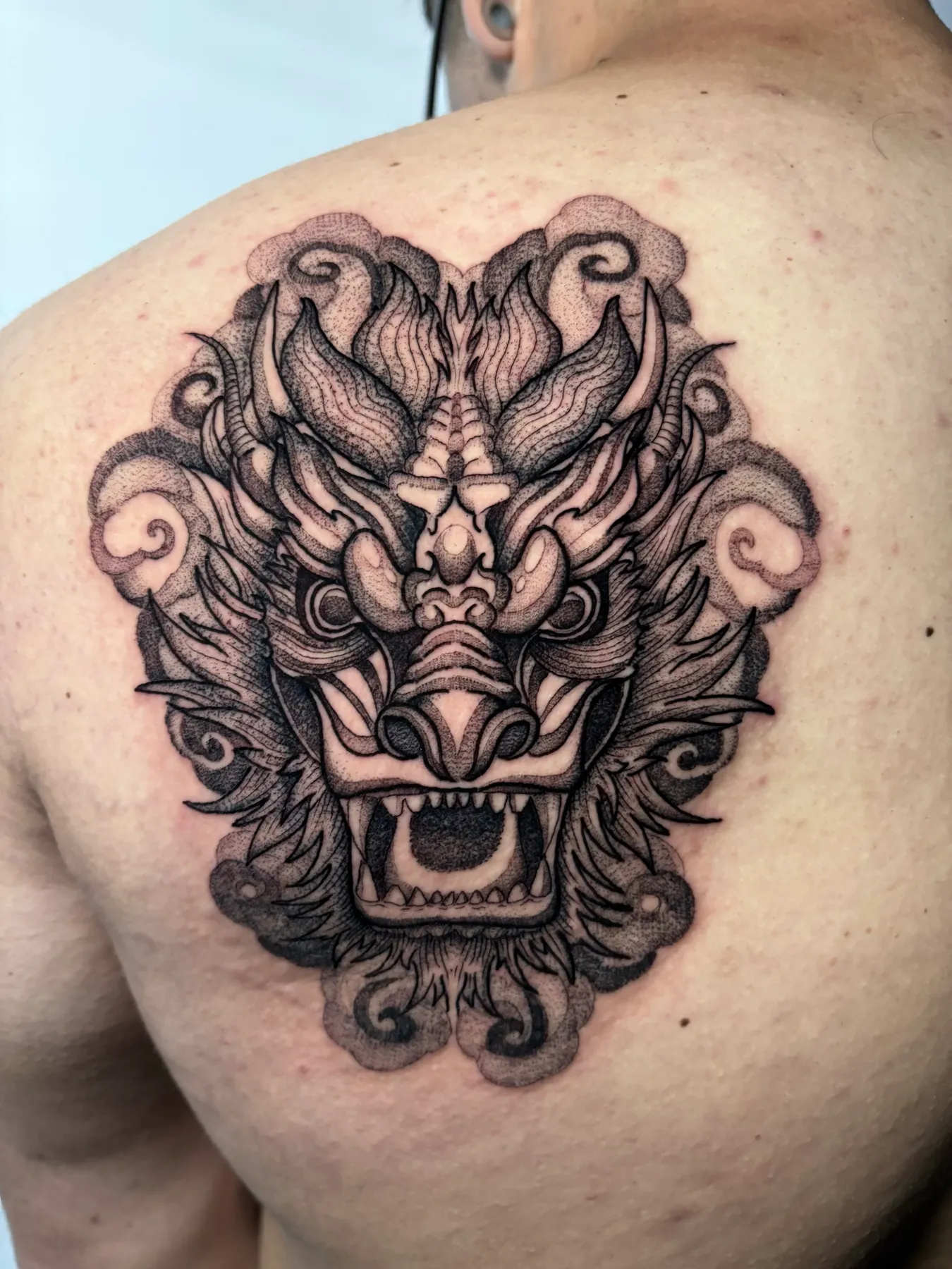 Dragon Mask — Blackwork tattoo by Nillattt, photo 1