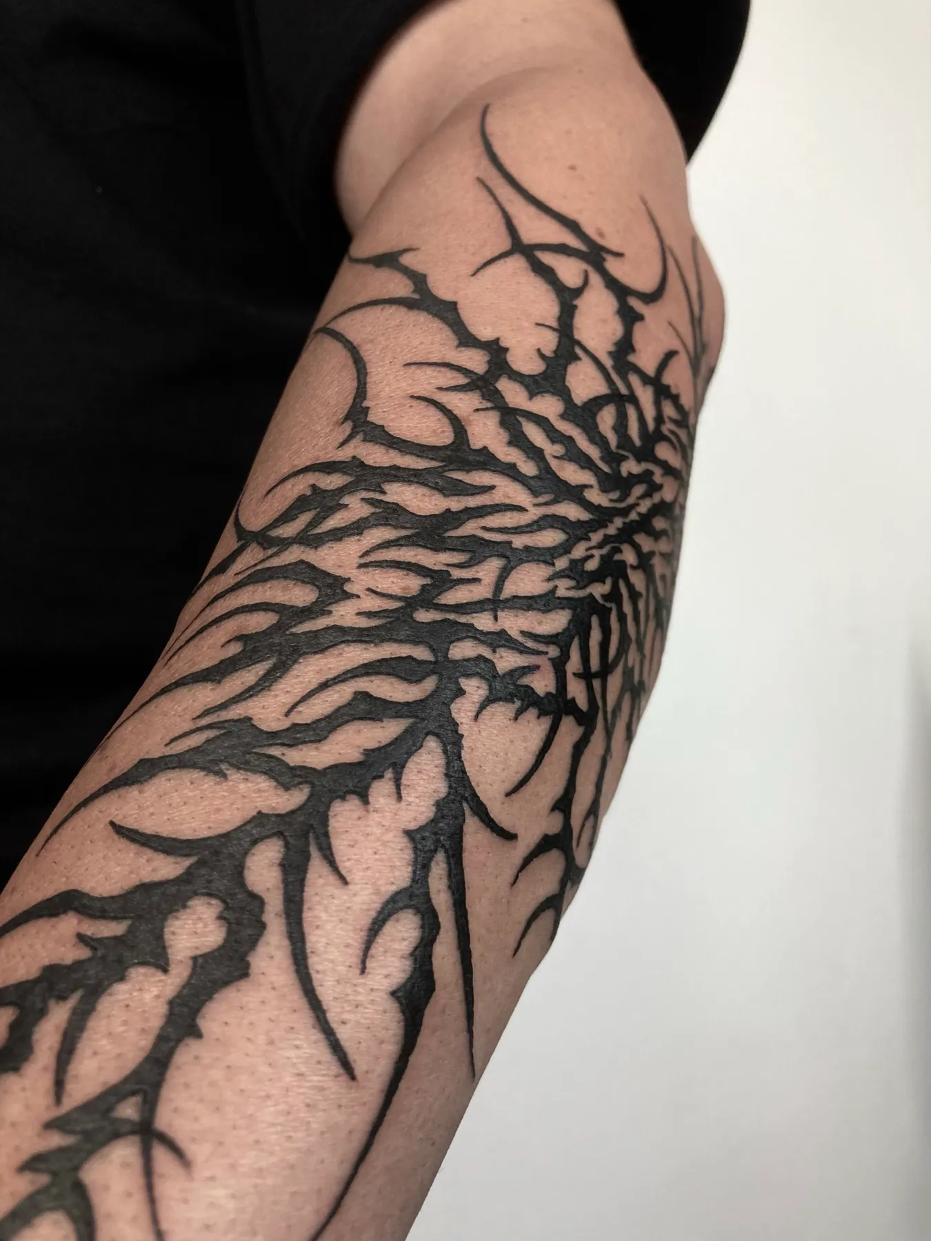 Tribal Extendido — tatuaje Neotribal de Nillattt, foto 1