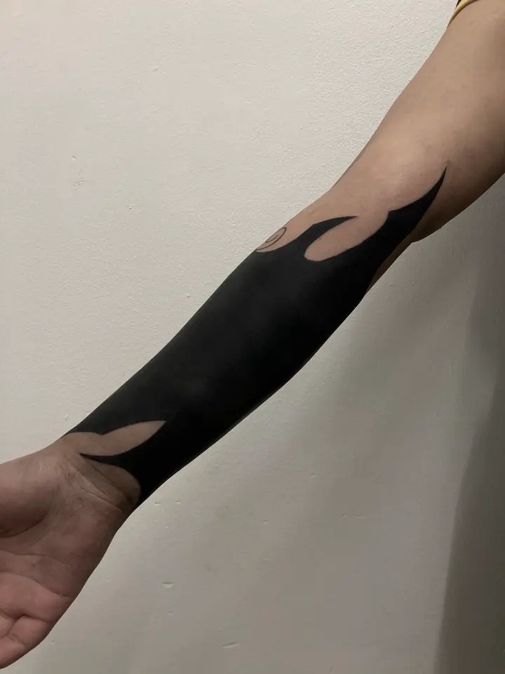 Flame Forearm — Blackout tattoo by Nillattt, photo 1