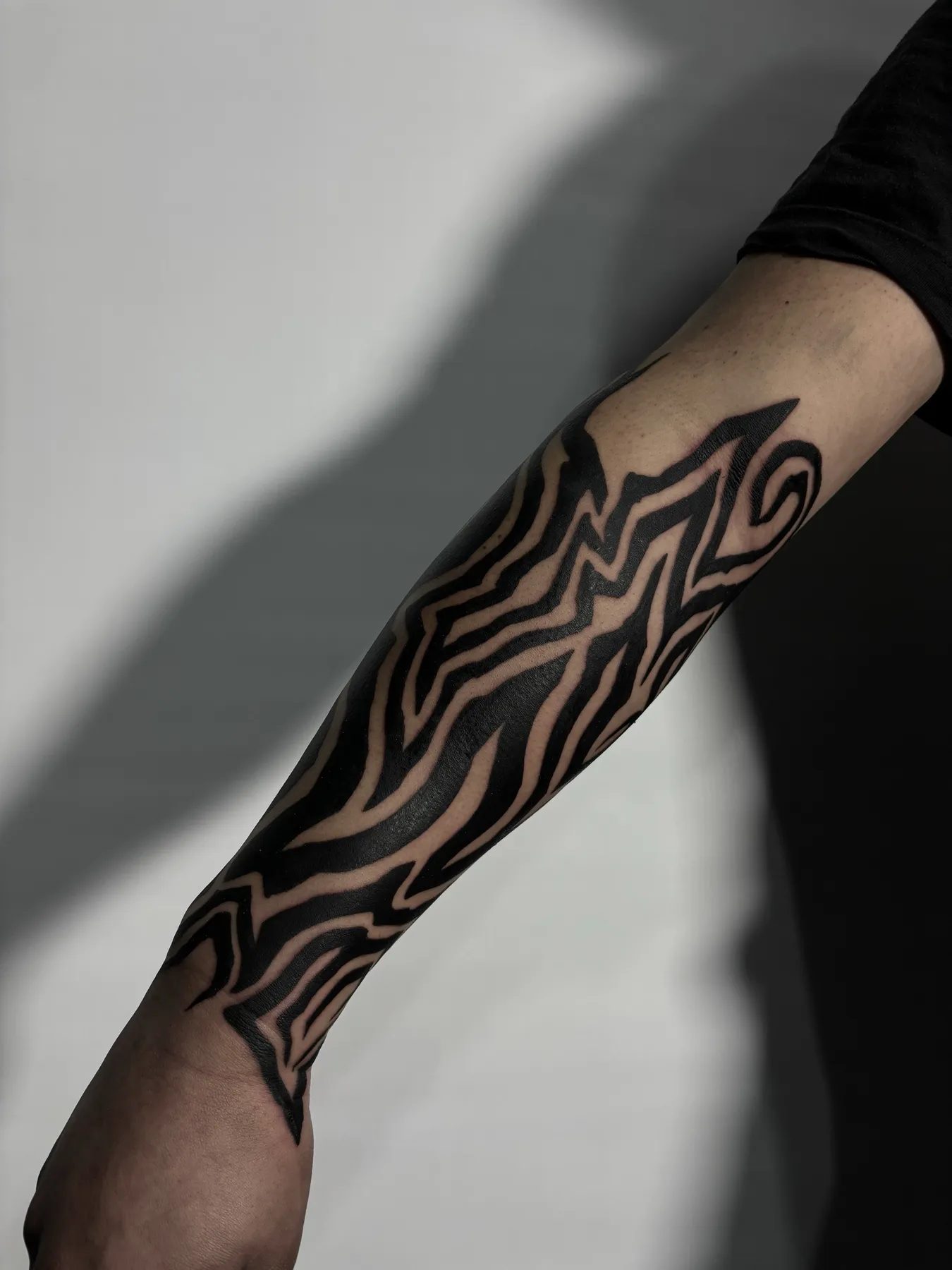 Antebrazo Fluido — tatuaje Neotribal de Nillattt, foto 2