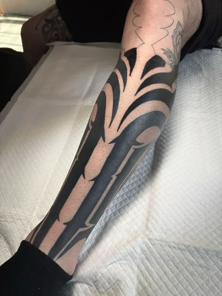 Freehand Leg — Neotribal tattoo by Nillattt, photo 1
