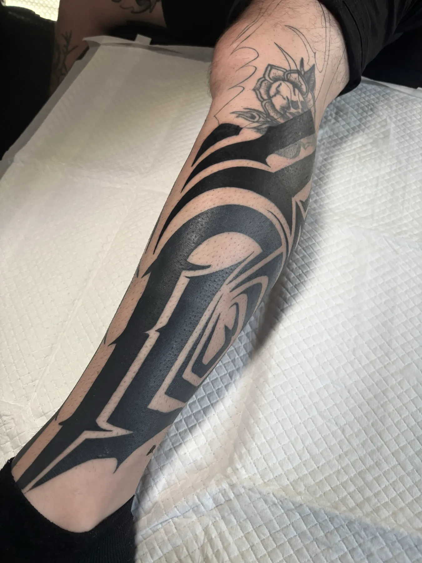 Pierna a Mano Alzada — tatuaje Neotribal de Nillattt, foto 2