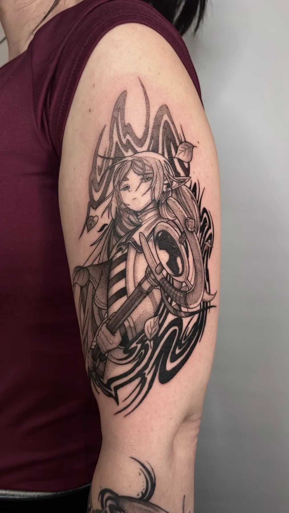 Frieren — tatuaje Blackwork de Nillattt, foto 2