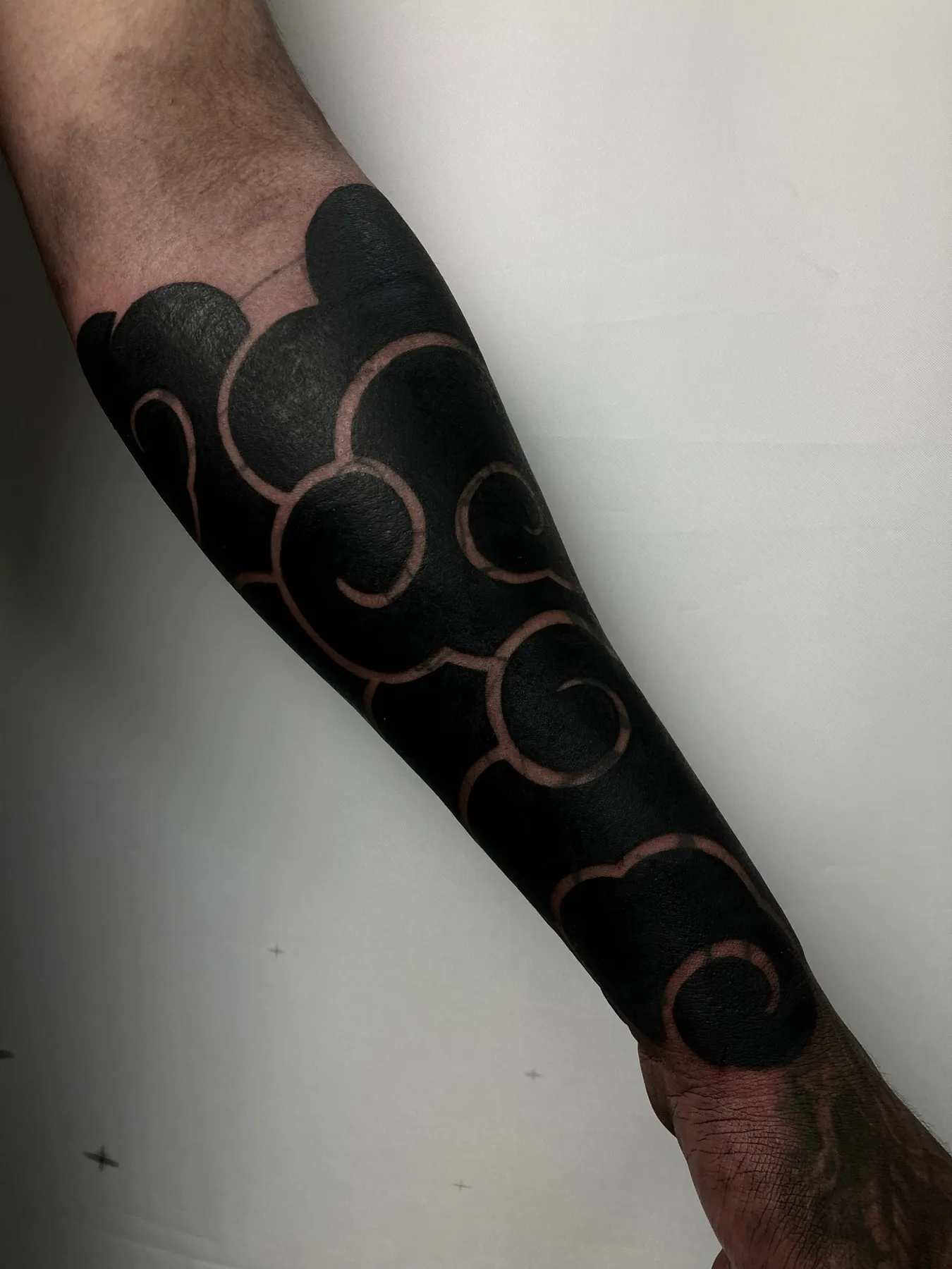 Nubes Japonesas — tatuaje Blackout de Nillattt, foto 3