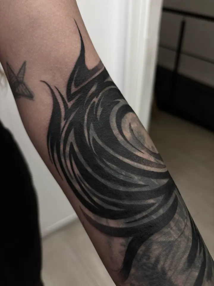 Liquid Blastover — Neotribal tattoo by Nillattt, photo 1