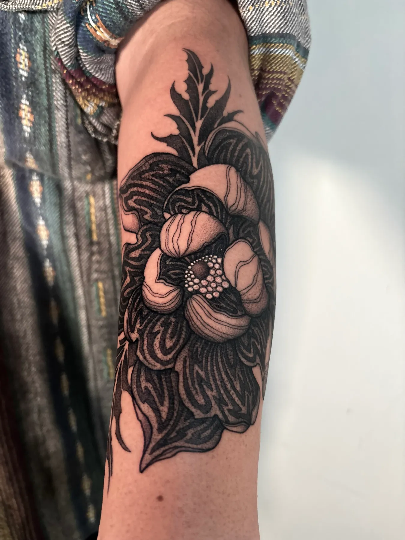 Flor Líquida — tatuaje Blackwork de Nillattt, foto 1