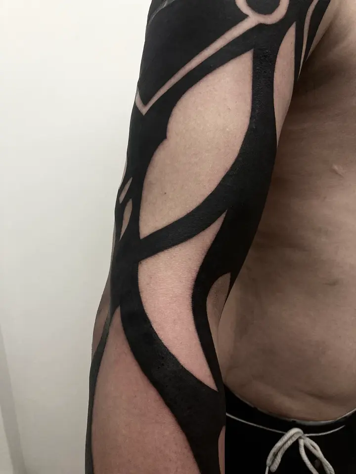 Negative Arm — Neotribal tattoo by Nillattt, photo 1