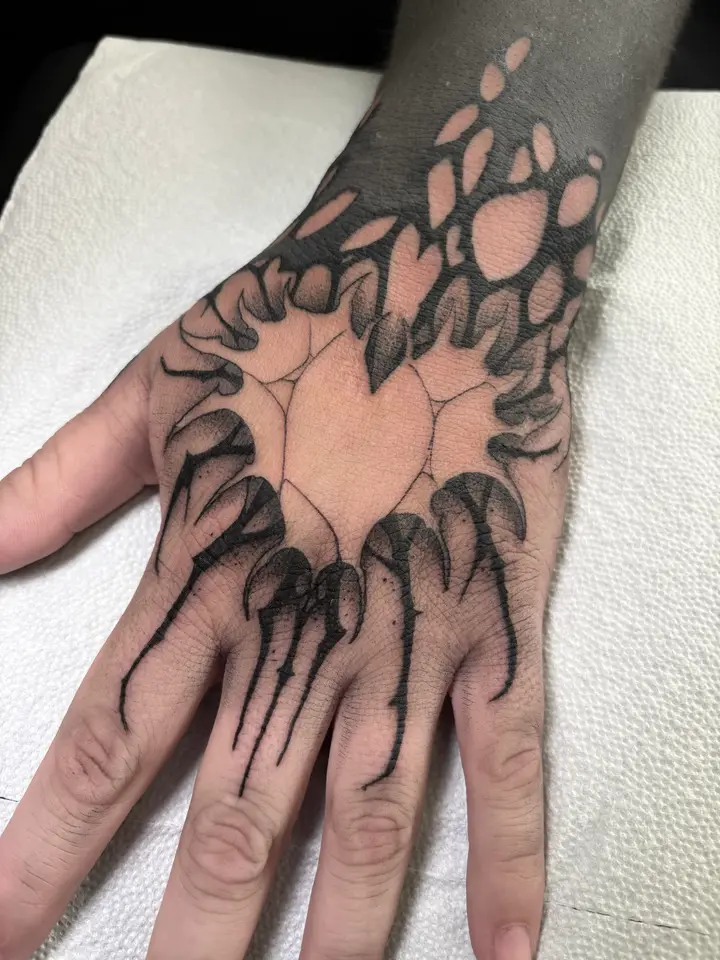 Negative Hand — Blackwork tattoo by Nillattt, photo 1