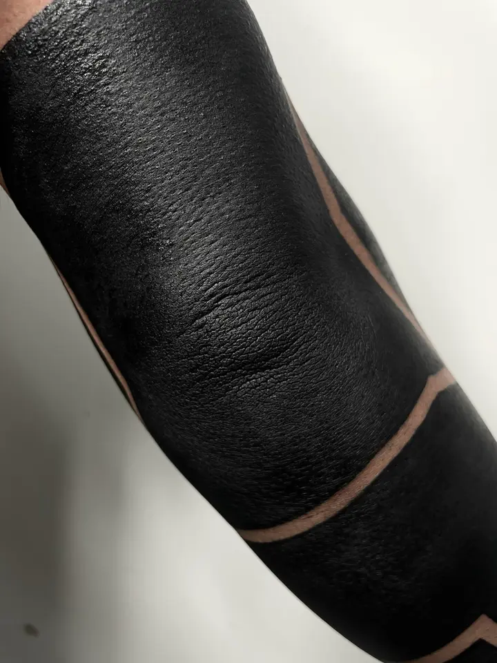 Negative Line — Blackout tattoo by Nillattt, photo 1