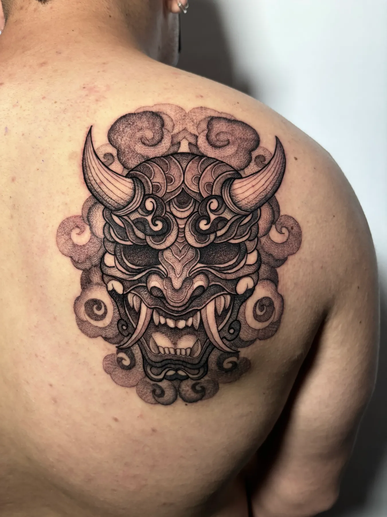 Máscara Oni — tatuaje Blackwork de Nillattt, foto 2