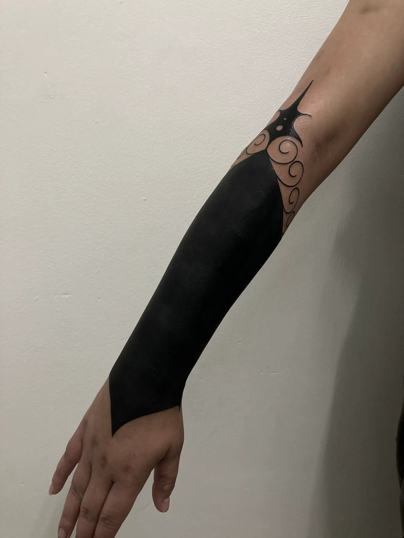 Ornamental Finish — Blackout tattoo by Nillattt, photo 1