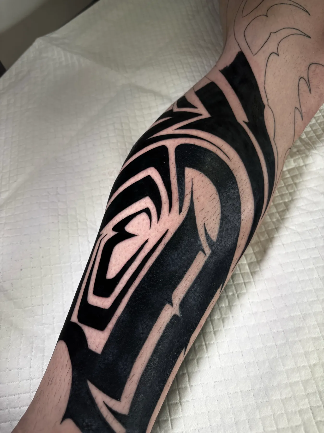 Symmetry Leg — Neotribal tattoo by Nillattt, photo 1