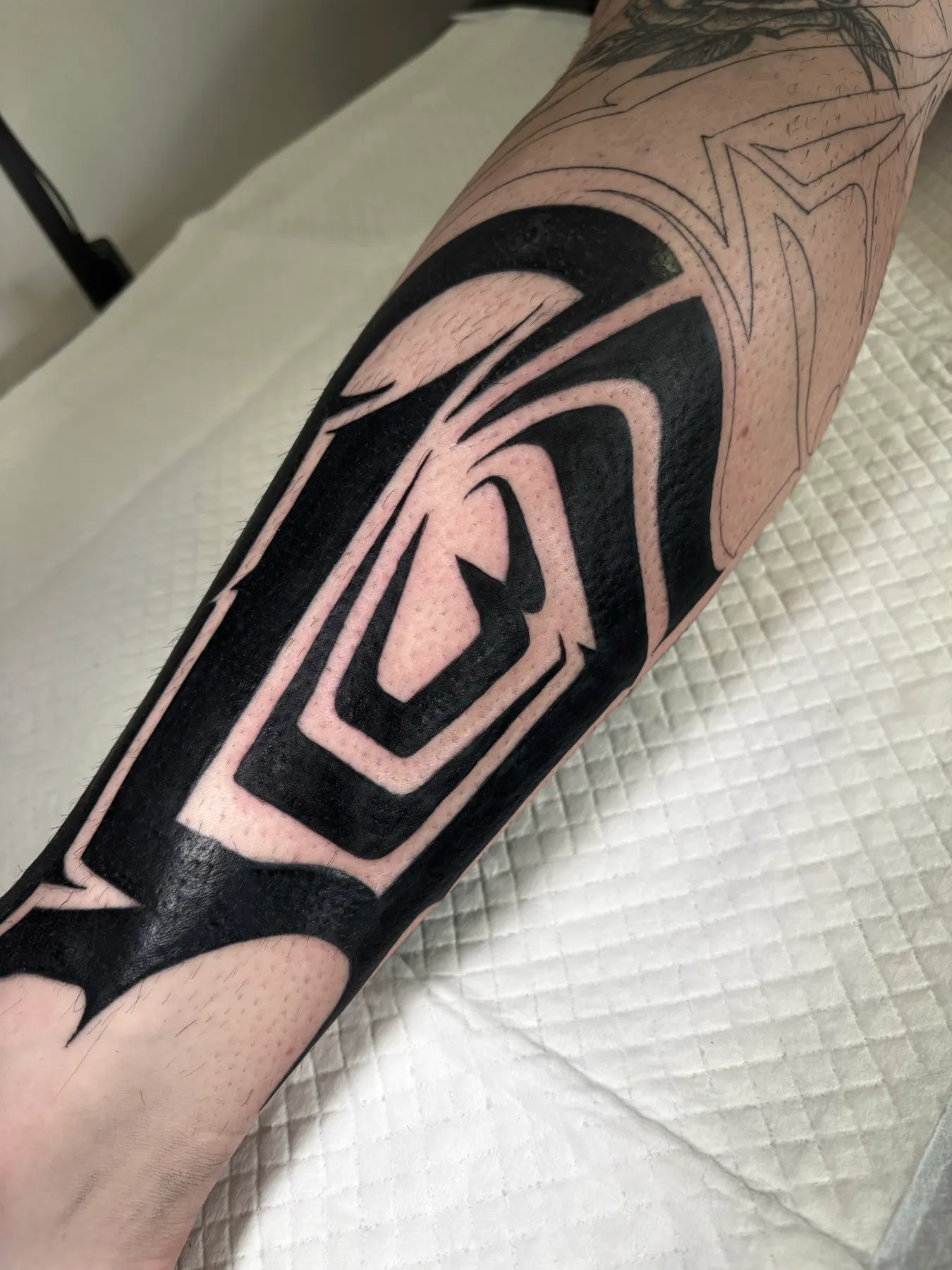 Symmetry Leg — Neotribal tattoo by Nillattt, photo 2