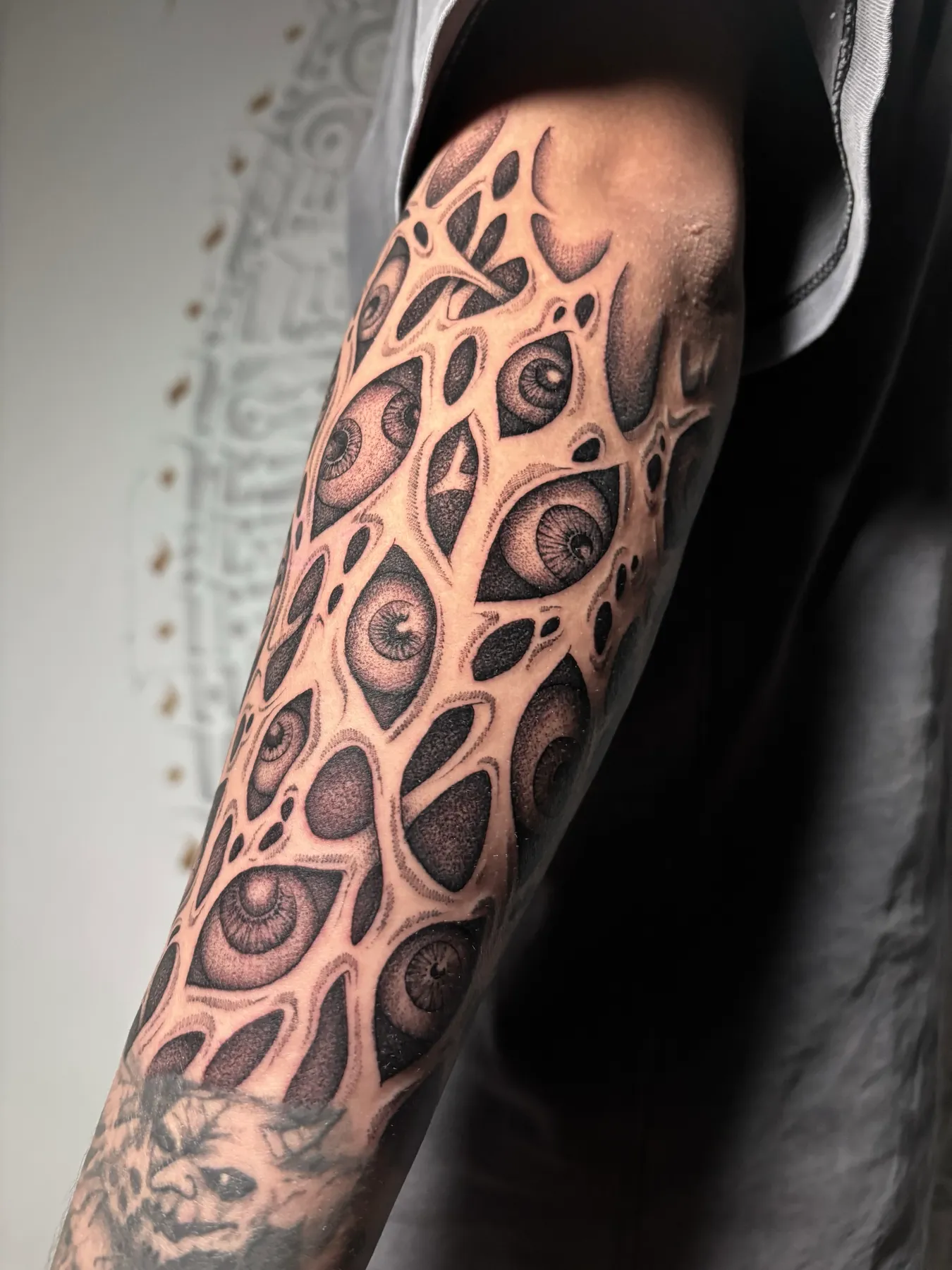 Manga de los Mil Ojos — tatuaje Blackwork de Nillattt, foto 3