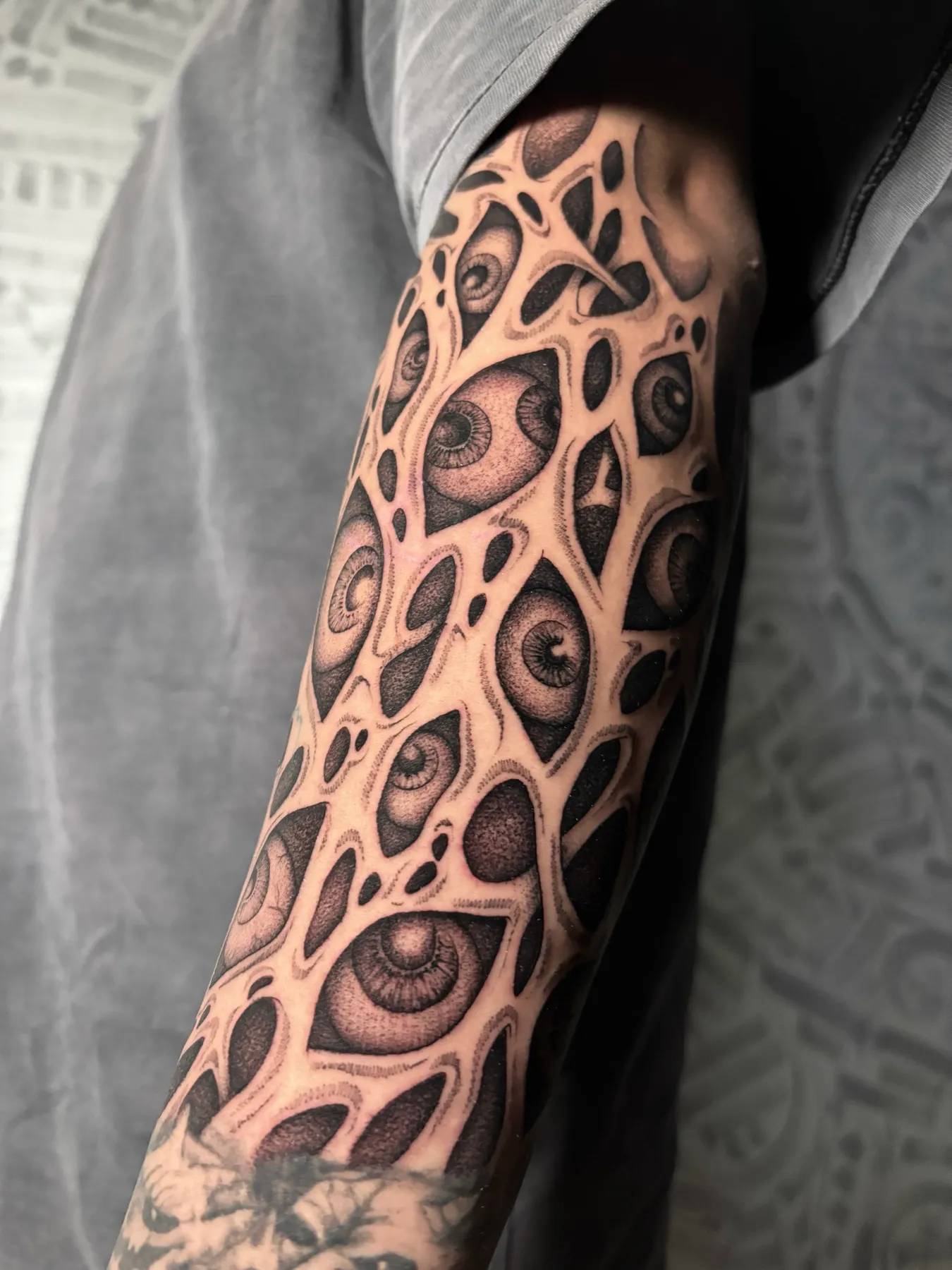 Manga de los Mil Ojos — tatuaje Blackwork de Nillattt, foto 4