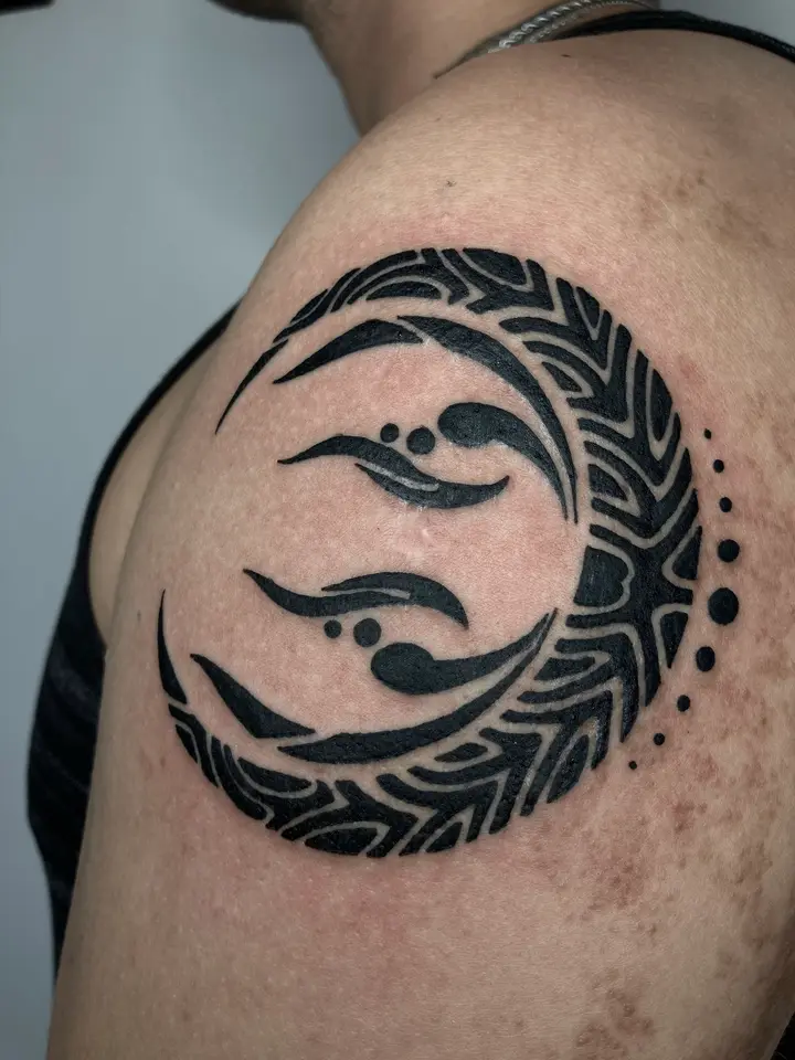 Tribal Moon — Blackwork tattoo by Nillattt, photo 1