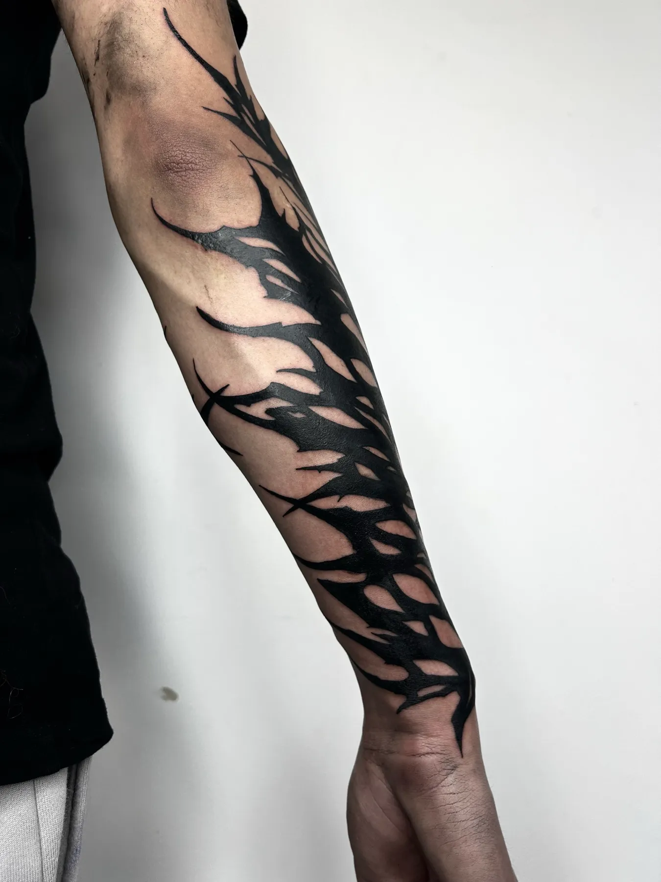 Antebrazo Venom — tatuaje Neotribal de Nillattt, foto 2