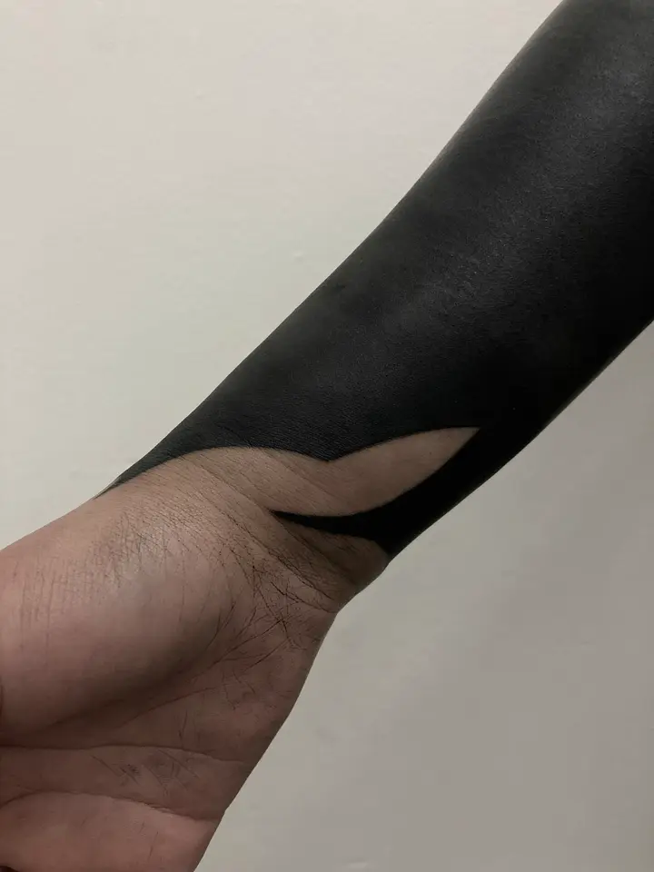 Wrist Finish — Blackout tattoo by Nillattt, photo 1